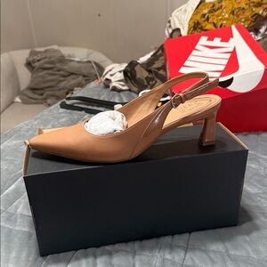 Naturalizer Tan Slingback Heels